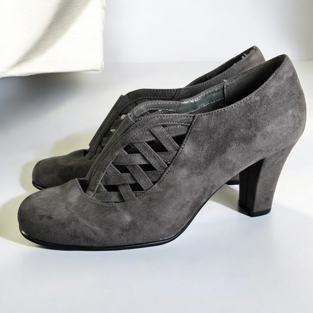 Aerosoles Block Heel Pump Shoes Women 8.5‎ Gray Suede Cutout Comfort Heelrest